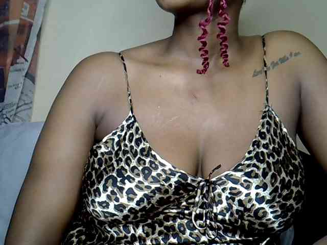 LAYLAAH webcam
