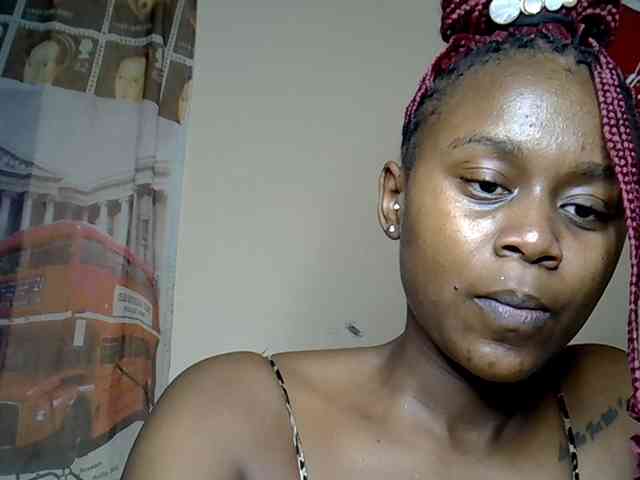 LAYLAAH webcam