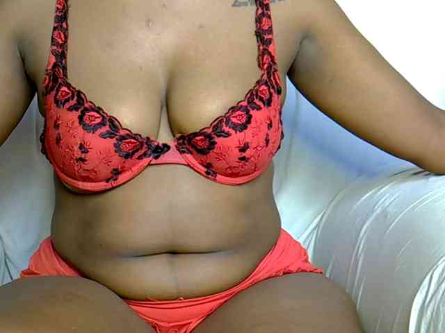 LAYLAAH webcam