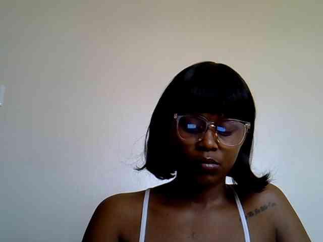 LAYLAAH webcam