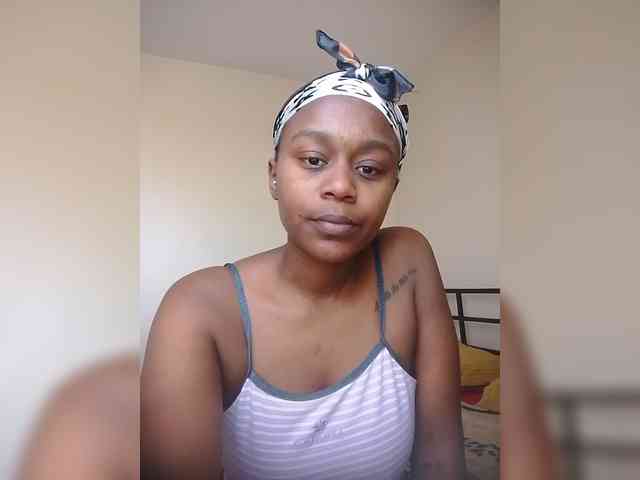 LAYLAAH webcam