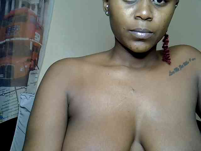 LAYLAAH webcam