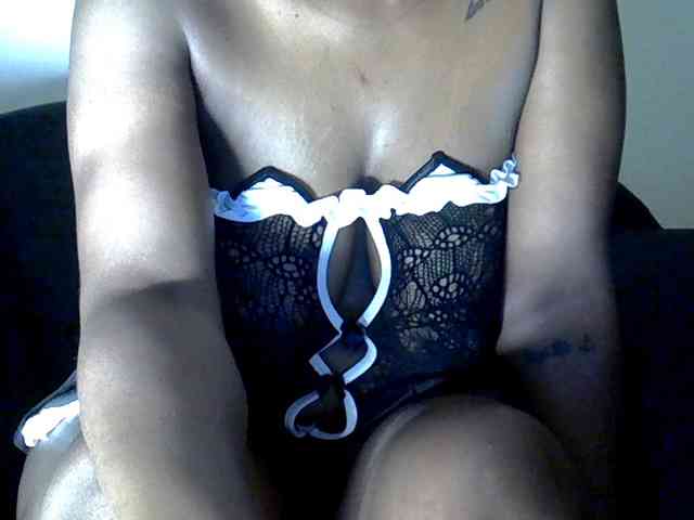 LAYLAAH webcam