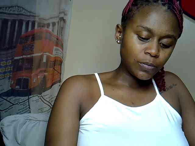 LAYLAAH webcam