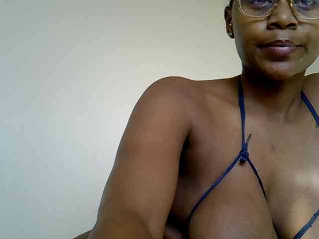 LAYLAAH webcam