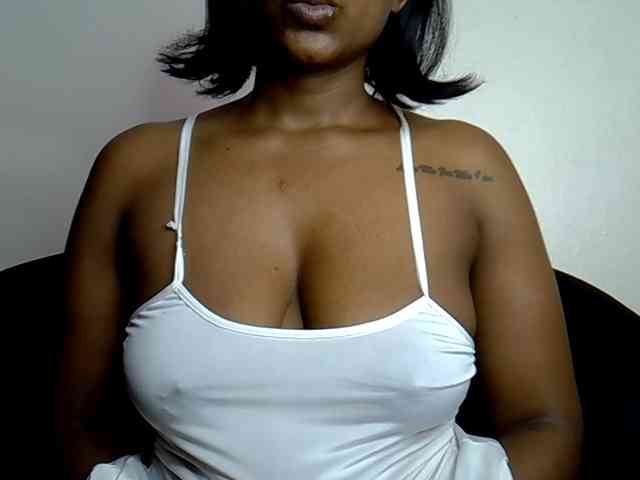 LAYLAAH webcam