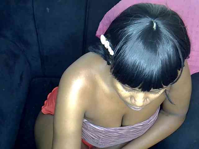 LAYLAAH webcam