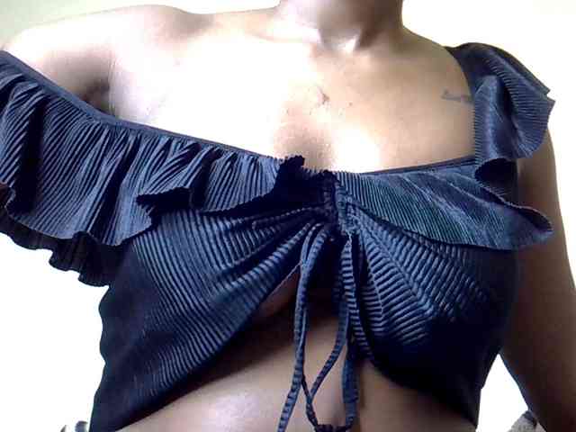 LAYLAAH webcam