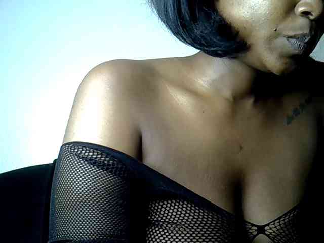 LAYLAAH webcam