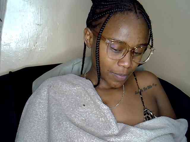 LAYLAAH webcam