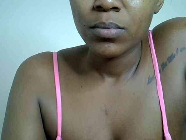 LAYLAAH webcam