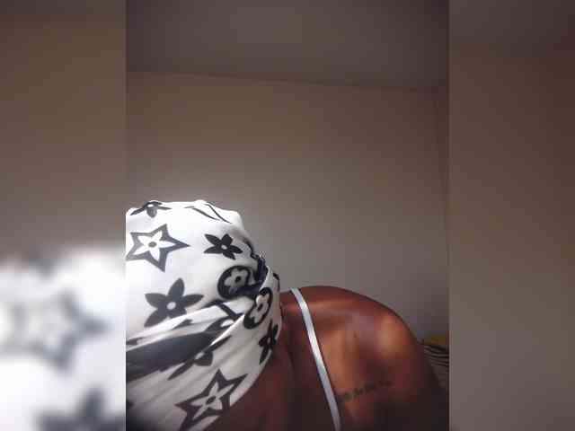 LAYLAAH webcam