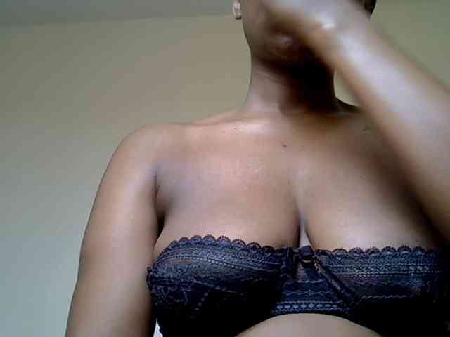 LAYLAAH webcam