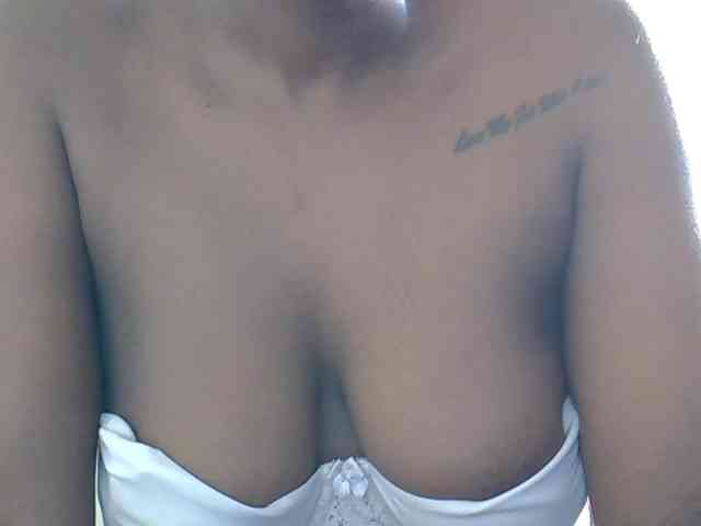 LAYLAAH webcam