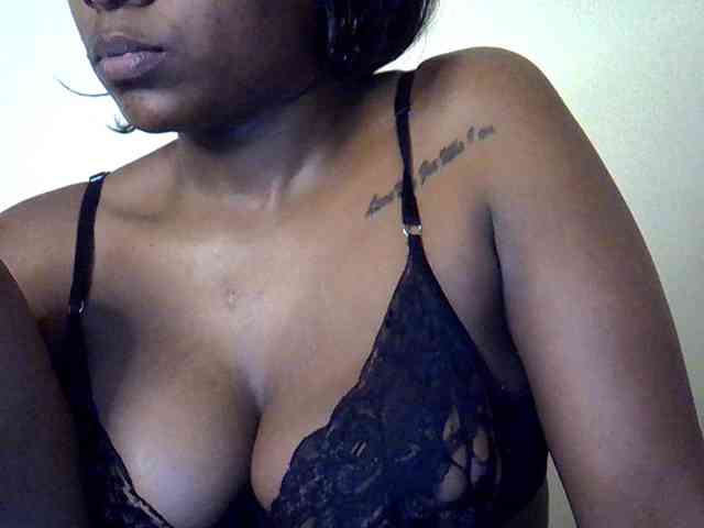 LAYLAAH webcam