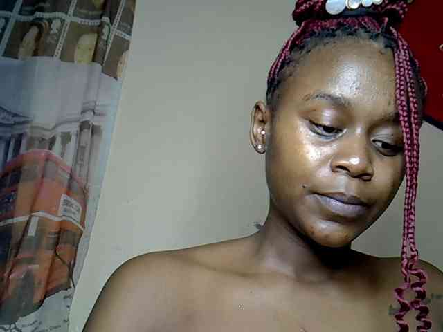 LAYLAAH webcam