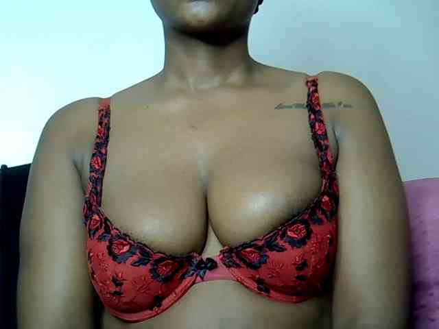 LAYLAAH webcam