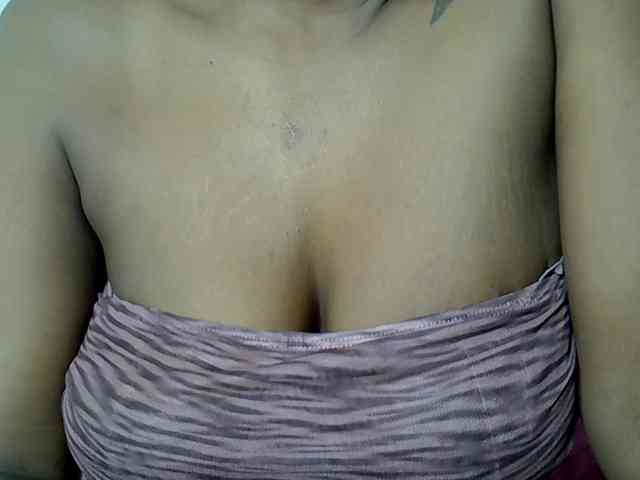 LAYLAAH webcam