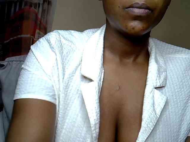 LAYLAAH webcam