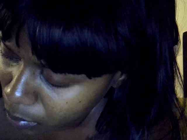 LAYLAAH webcam