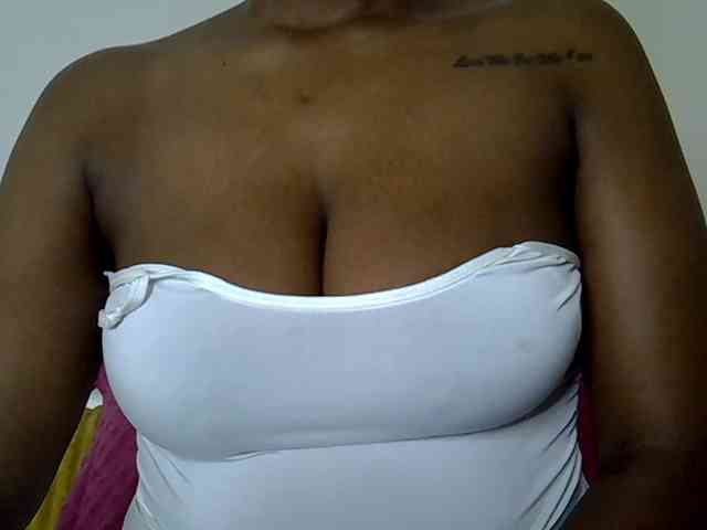 LAYLAAH webcam