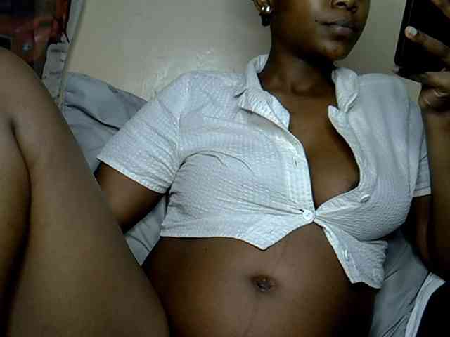 LAYLAAH webcam