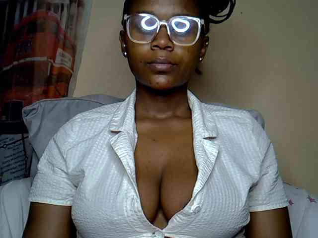 LAYLAAH webcam