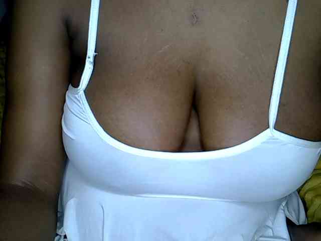 Modella: LAYLAAH