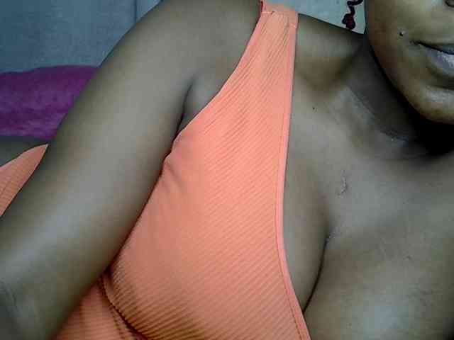 LAYLAAH webcam