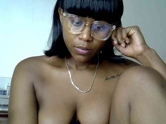 LAYLAAH webcam