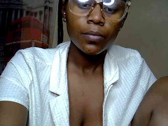 LAYLAAH webcam