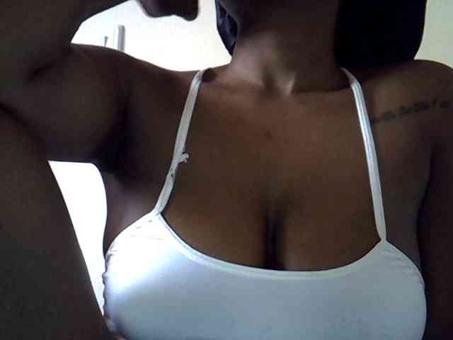 LAYLAAH webcam