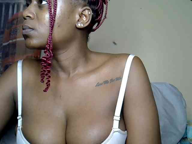 LAYLAAH webcam