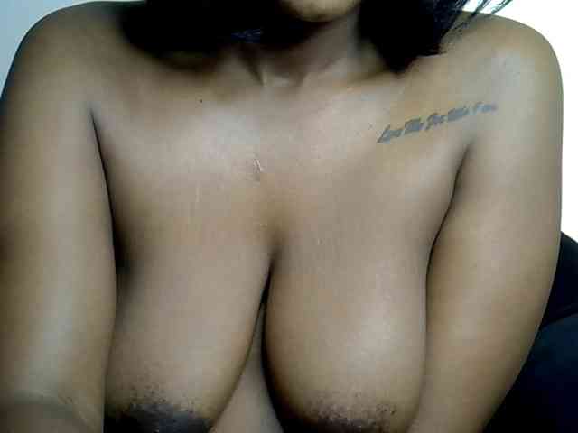 LAYLAAH webcam