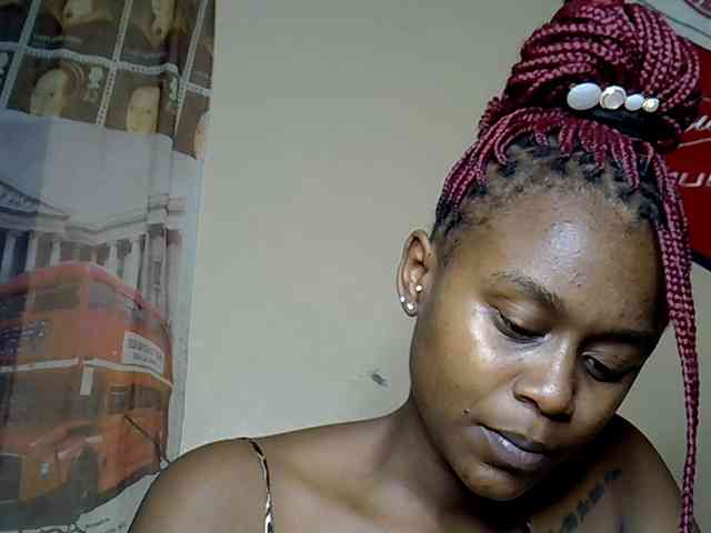 LAYLAAH webcam