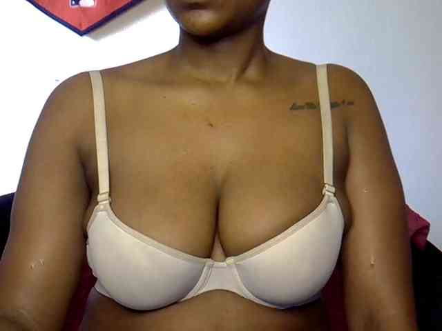 LAYLAAH webcam