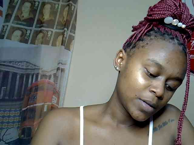 LAYLAAH webcam