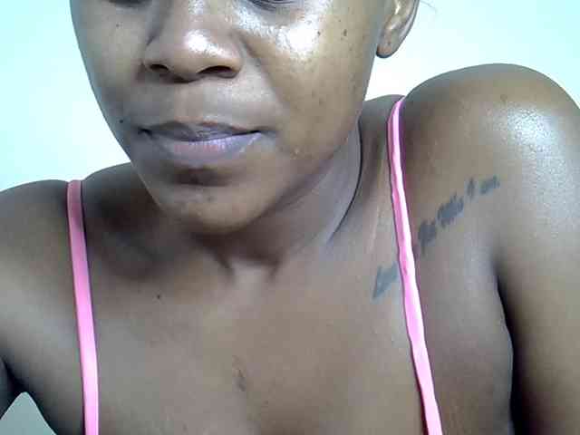 LAYLAAH webcam