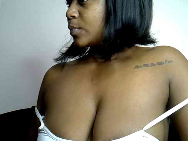 LAYLAAH webcam