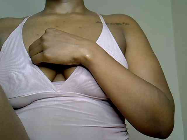LAYLAAH webcam