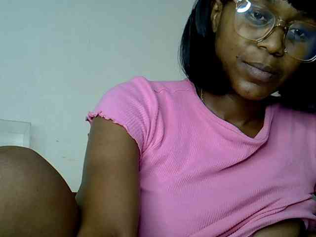 LAYLAAH webcam