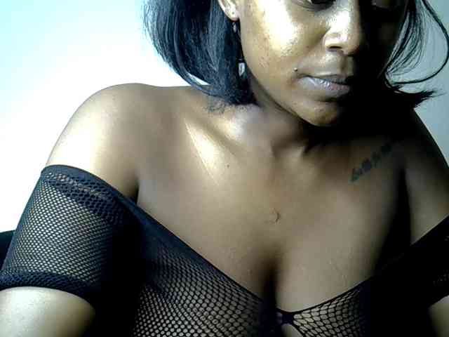 LAYLAAH webcam