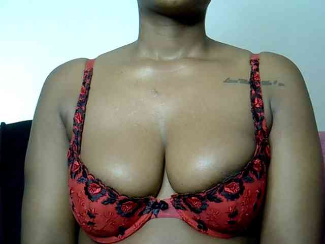 LAYLAAH webcam