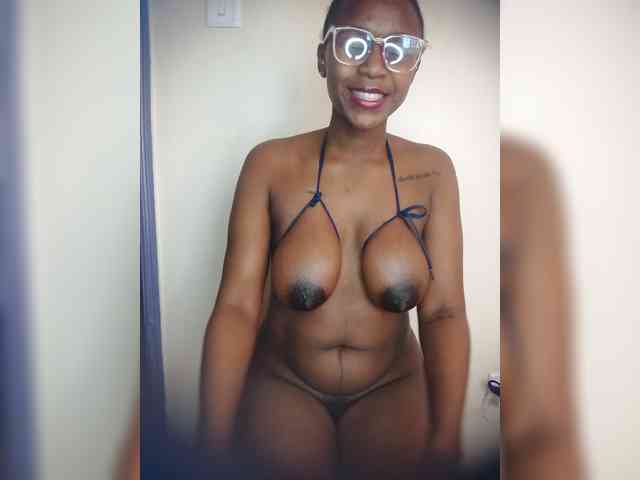 LAYLAAH webcam