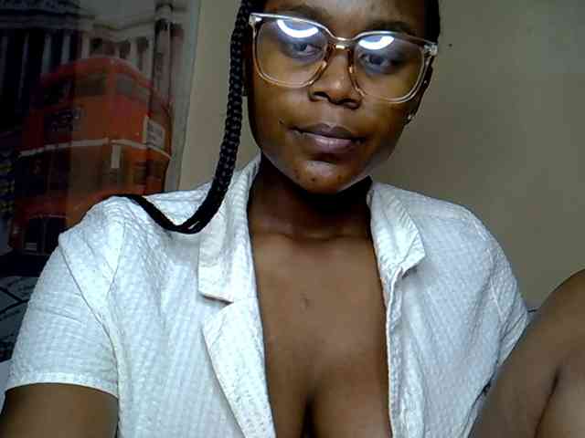 LAYLAAH webcam