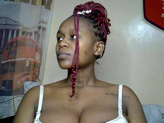 Model: LAYLAAH