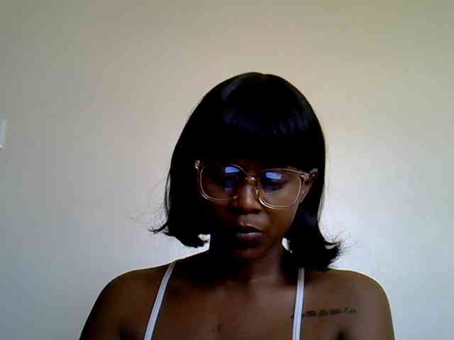 LAYLAAH webcam