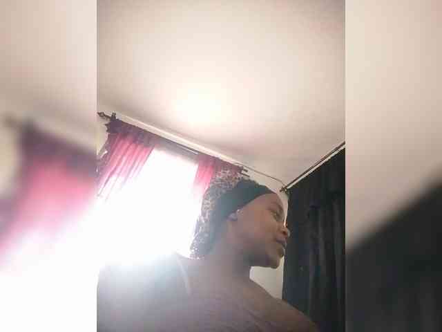 LAYLAAH webcam