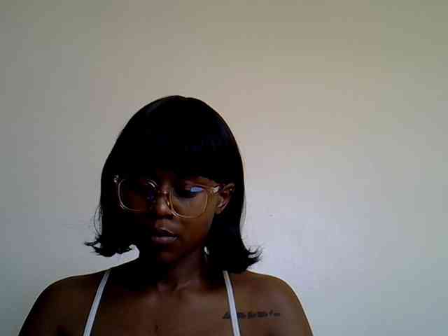 LAYLAAH webcam
