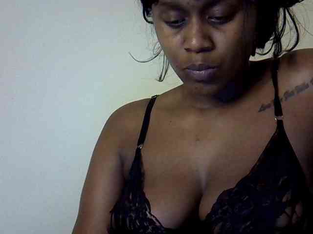 LAYLAAH webcam